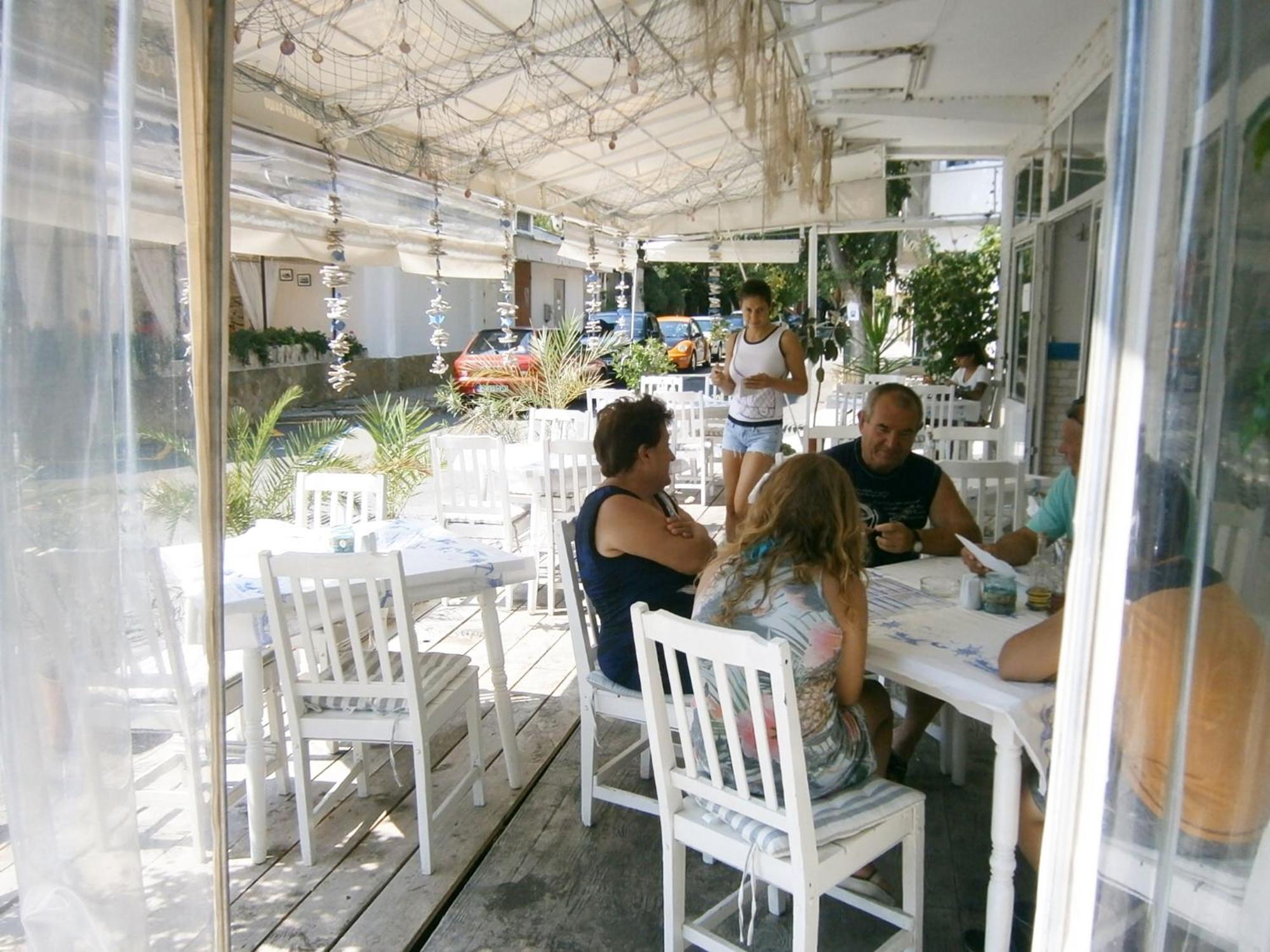 Family Hotel White House Pomorie Exteriér fotografie