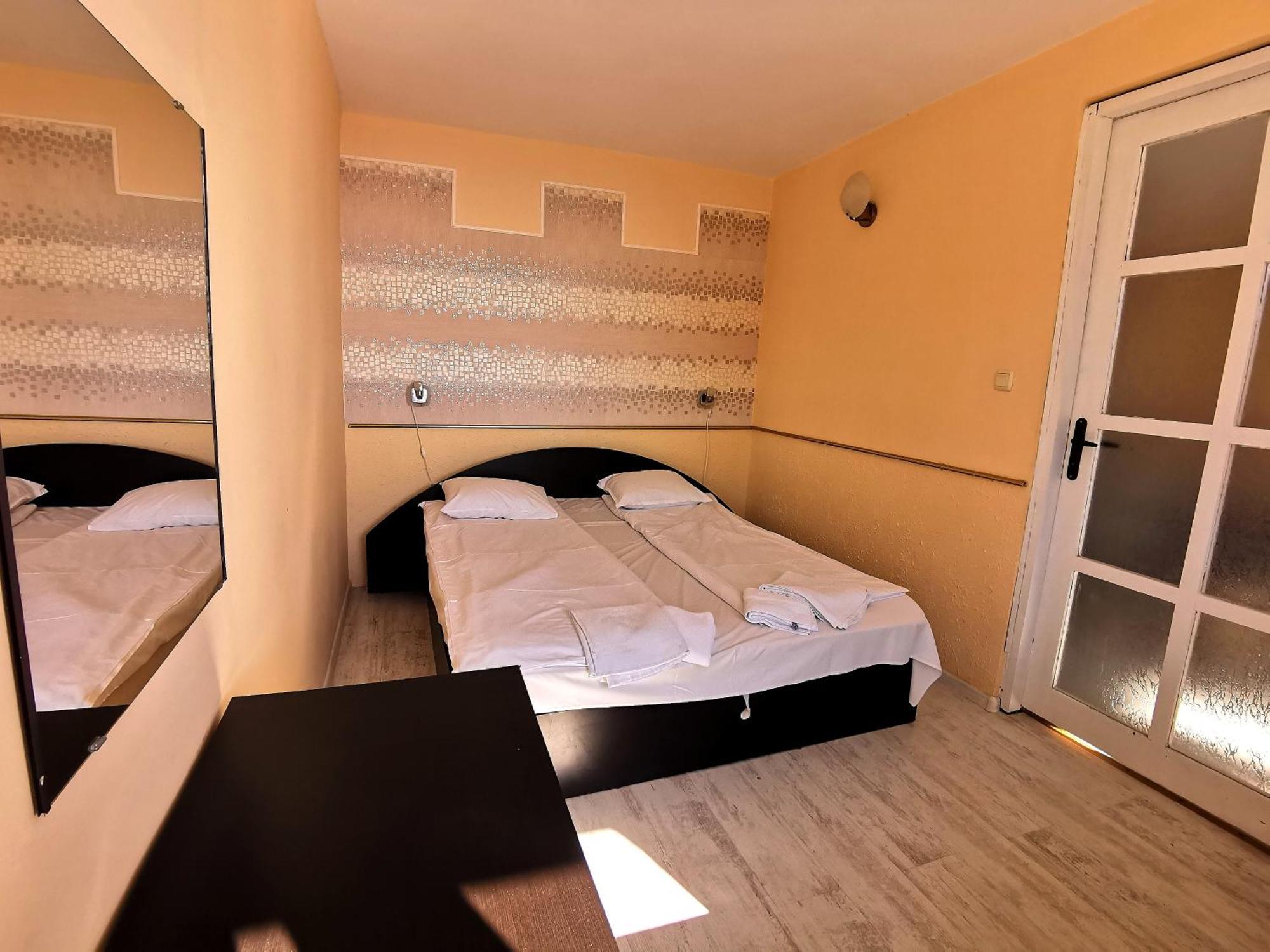 Family Hotel White House Pomorie Exteriér fotografie